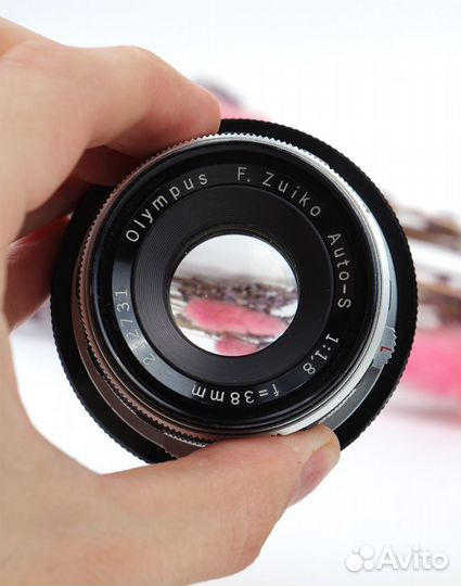 Olympus F Zuiko 38mm f/1.8