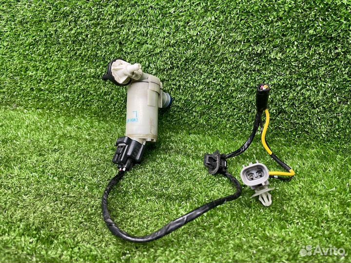 Насос (моторчик) омывателя стекла Mitsubishi ASX