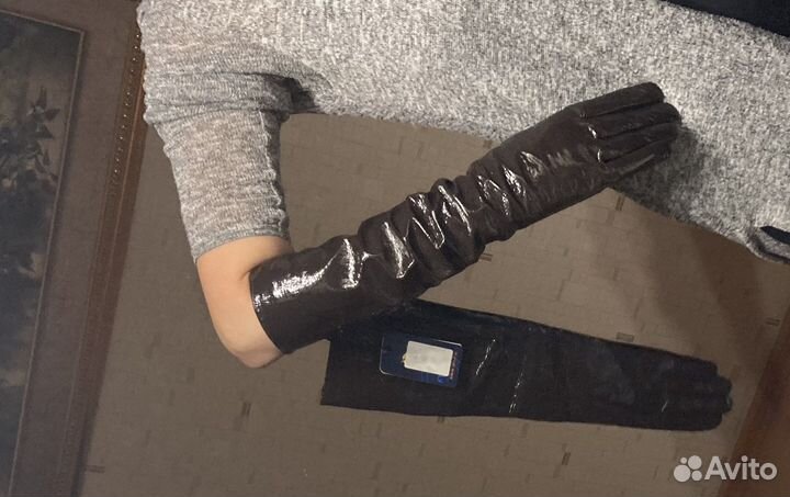 Перчатки женские лаковые, новые