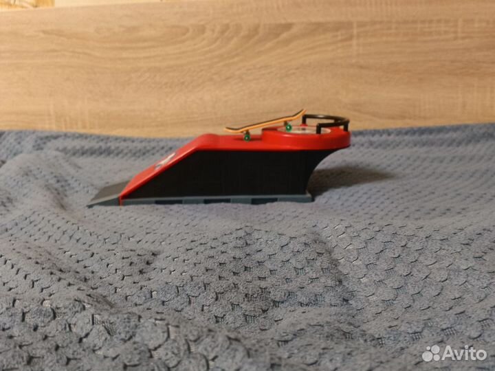 Мини-фингерборд с трассой