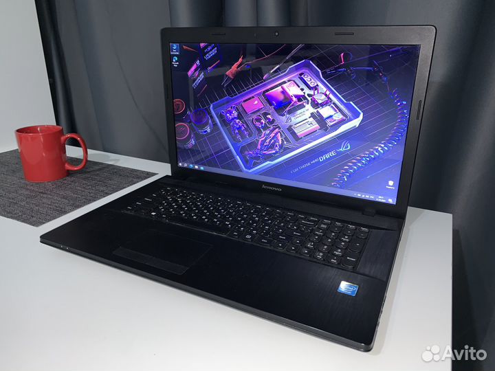 Большой Lenovo 17, SSD+HDD, RAM 8gb
