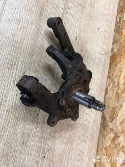 Поворотный кулак задний левый Ssangyong Actyon