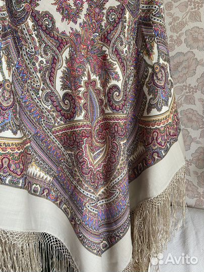 Платок шерстяной Павловский Посад. Волшебный узор