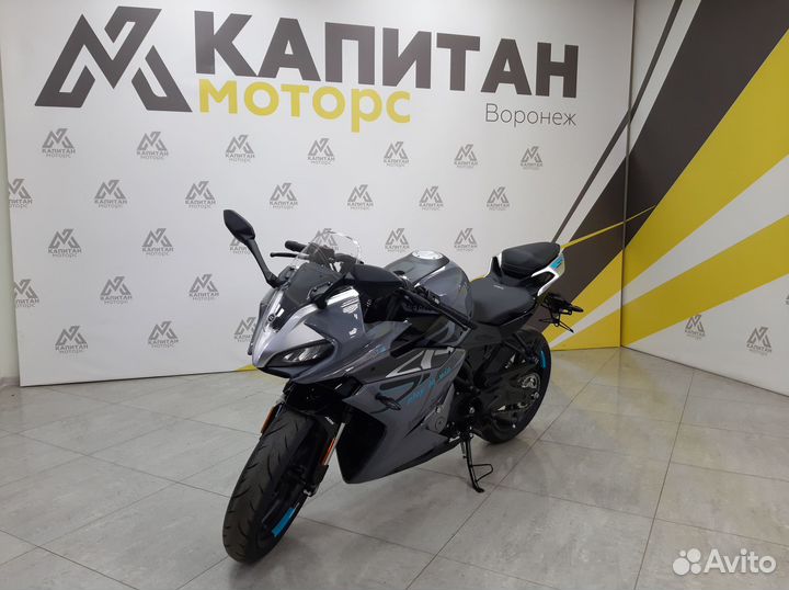 Мотоцикл Cfmoto 300 SR (ABS)