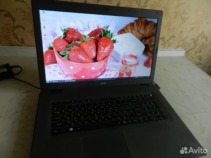 Acer Экран 17.3 проц i3 5005U/ram 4gb/ gt 920m