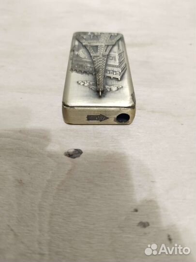 Зажигалка Leo Paris