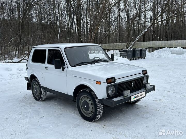 LADA 4x4 (Нива) 1.7 МТ, 2001, 150 000 км