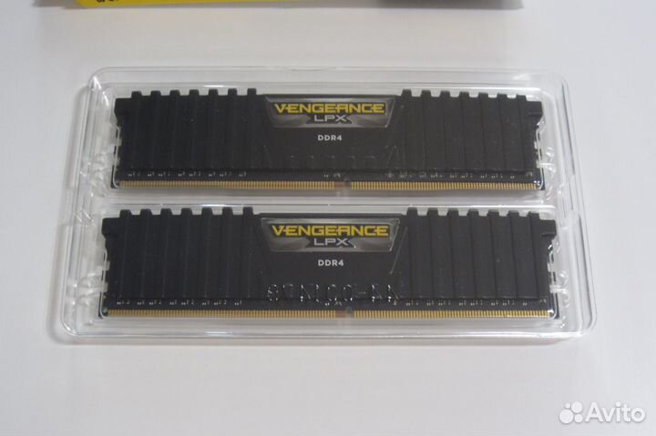 Corsair Vengeance DDR4 - 2x 8гб