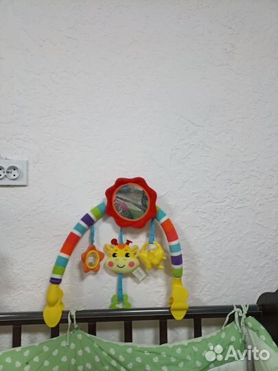 Дуга с игрушками для авто