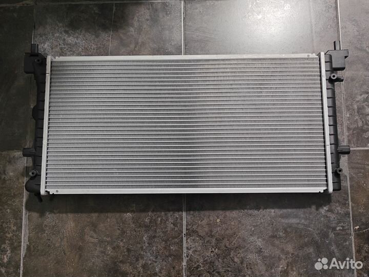 Радиатор охлаждения оригинал polo