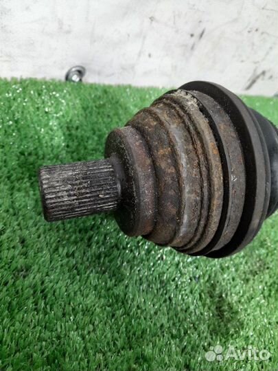 Привод передний левый Volkswagen Passat B6 седан