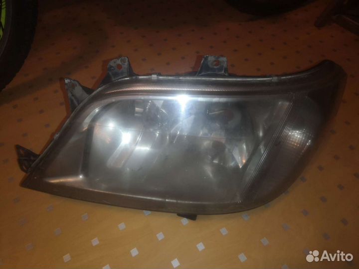Фара передняя(лев.) на Mercedes Sprinter