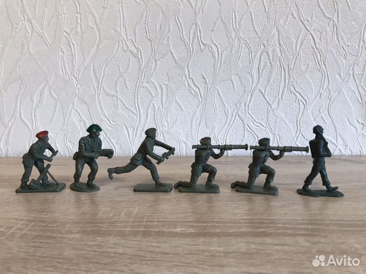 Солдатики. Пластик. Англия старые