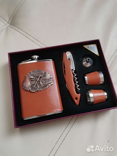 Мужской подарочный набор с фляжкой и рюмками