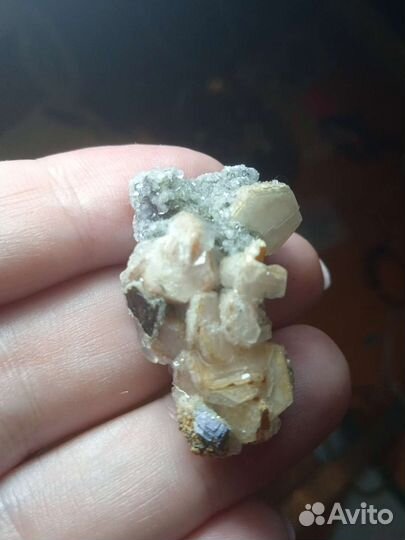 Камни и минералы коллекция