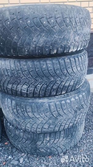 Michelin X-Ice North 215/65 R16