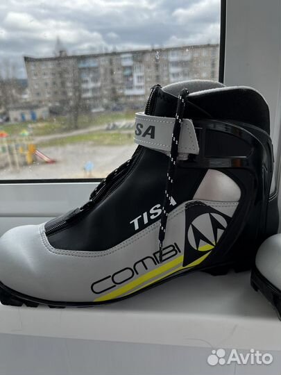 Лыжные ботинки для беговых лыж