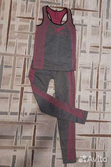 Костюм для спорта женский