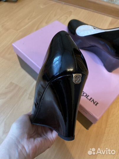 Туфли на танкетке