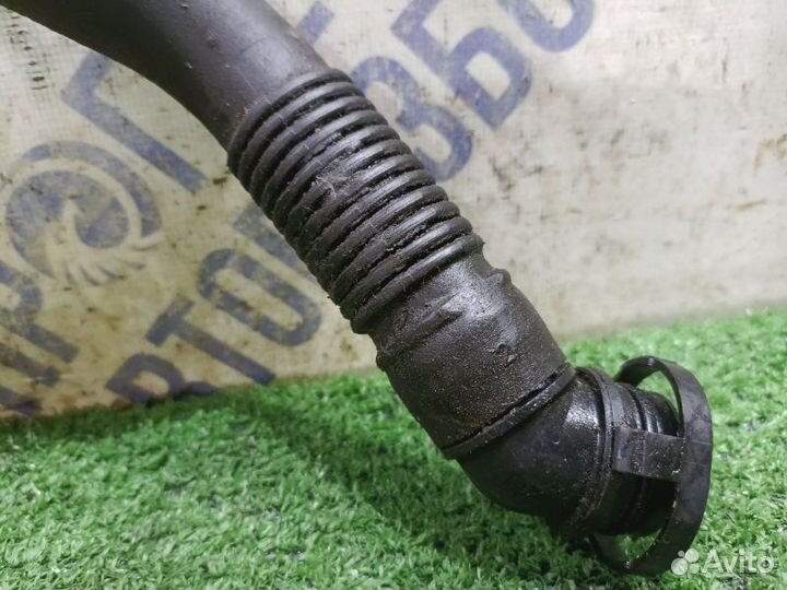 Патрубок воздушного фильтра Audi A4 B6 седан 2.0