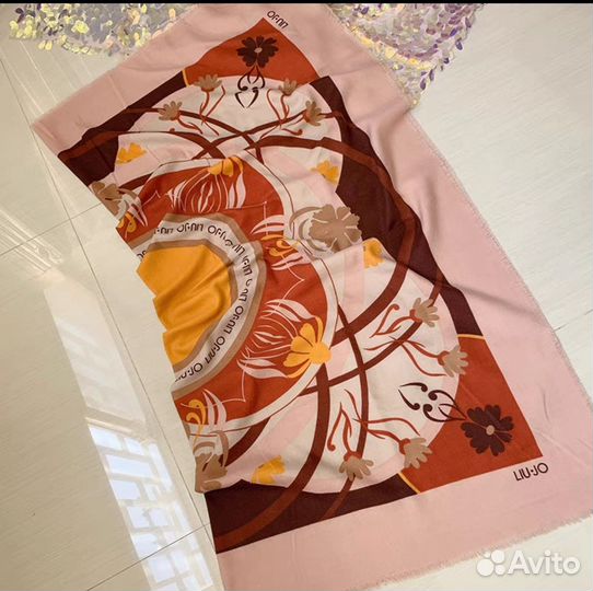 Палантин новый Liu jo