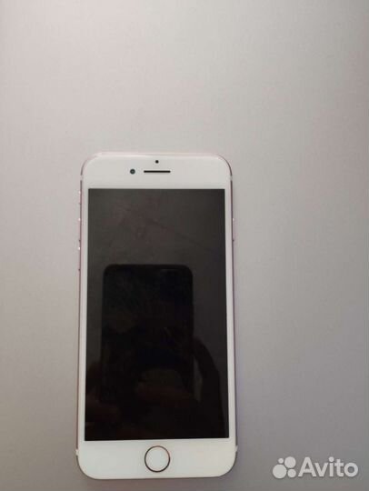 Телефон iPhone 7