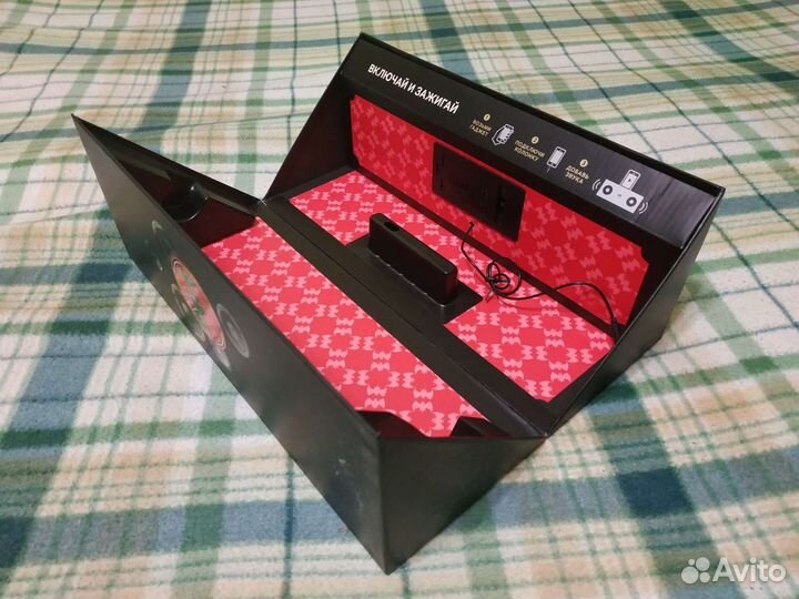 Музыкальная колонка-футляр