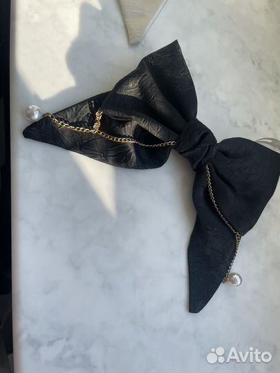 Белый черный атласный бант с жемчужинами