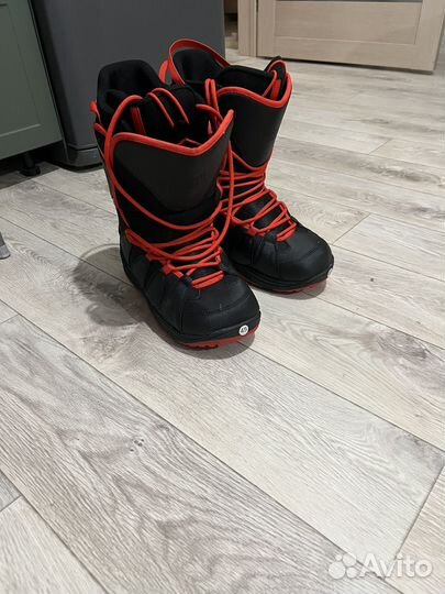 Сноубордические ботинки 45eu