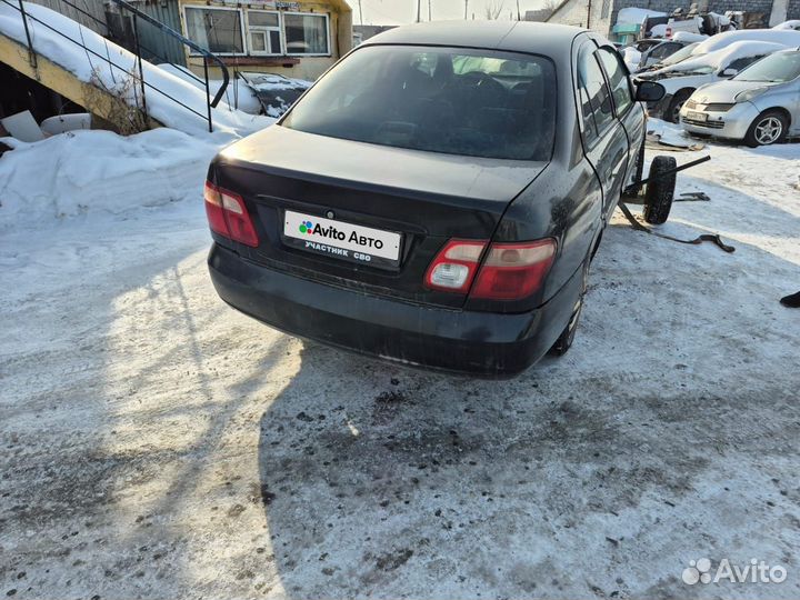 Nissan Almera 1.5 МТ, 2005, битый, 200 000 км