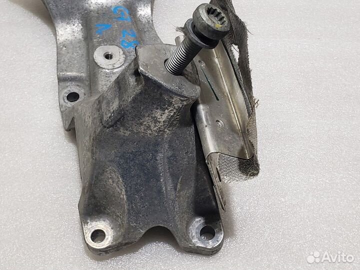 Кронштейн опоры двигателя audi a6 c7 4G 2.8