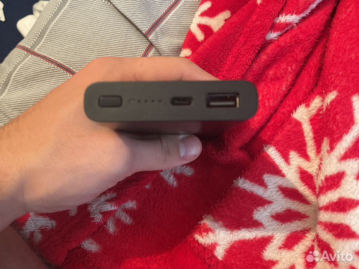 Павербанк беспроводной MI