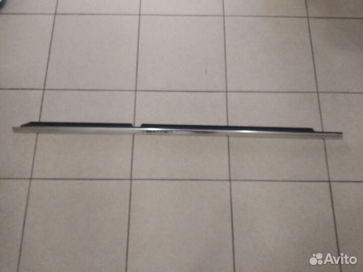 Молдинг задней правой двери Mercedes Benz C W204