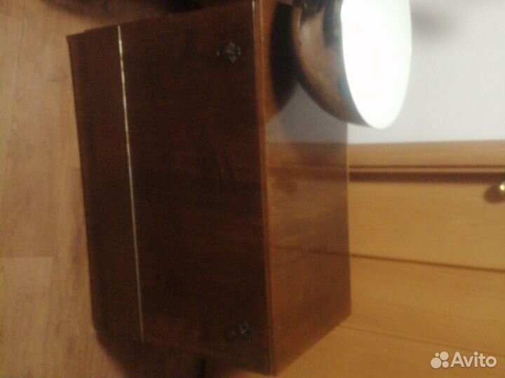 Бельевая тумбочка