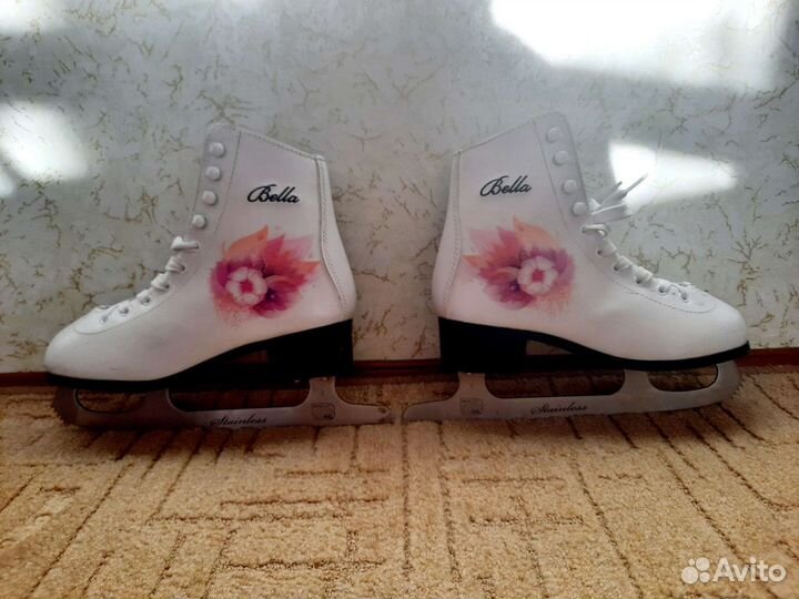 Коньки фигурные 33 и 37,5 размеры белые