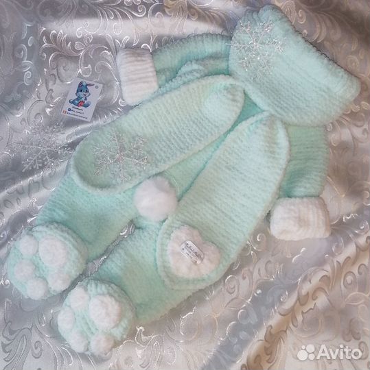 Вязаный детский комбинезон на рост 62-68 см