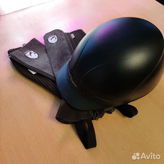 Шлем и краги для верховой езды. Детские