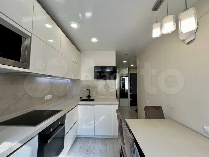 2-к. квартира, 55 м², 4/9 эт.