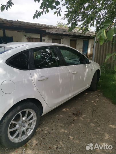 Opel Astra 1.6 МТ, 2012, 252 000 км