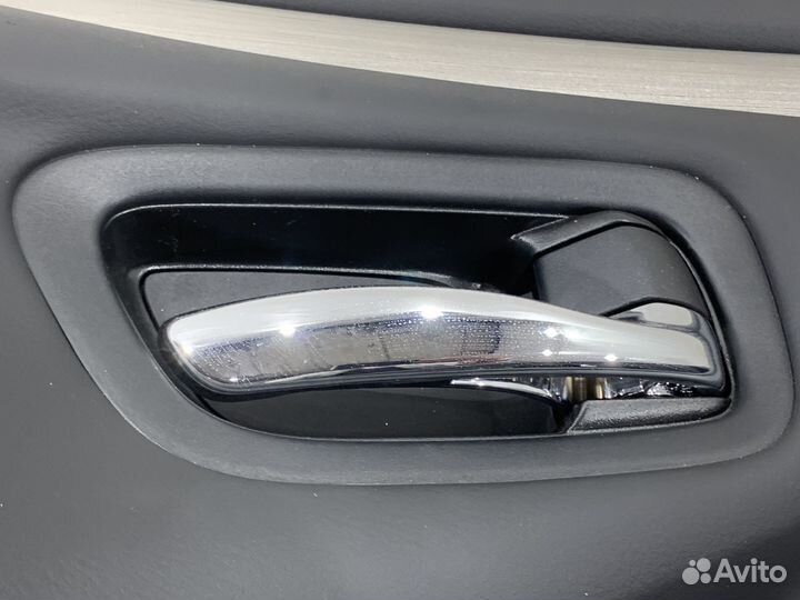 Обшивка двери Nissan Murano Z52