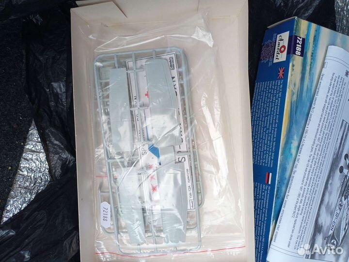 Сборная модель самолета YAK-12A