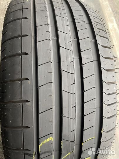 Pirelli P Zero PZ4 285/40 R22 106Y