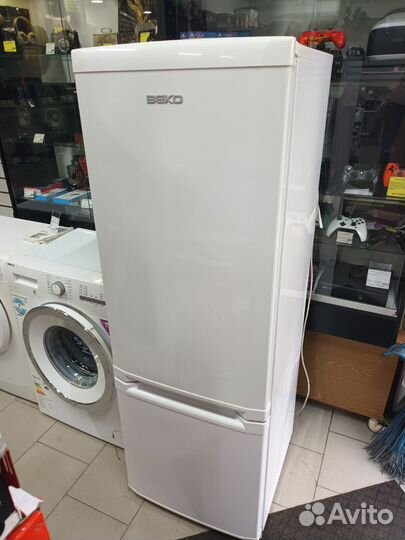 Холодильник Beko CSK25000