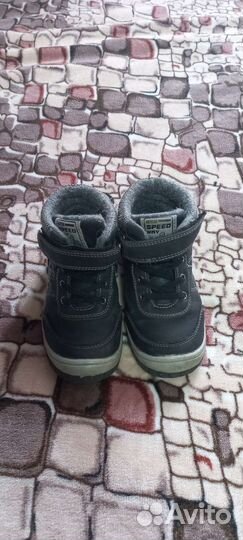 Детские вещи(куртки, комбинезон, ботинки)