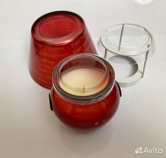 Рождественская свеча в стеклянном абажуре