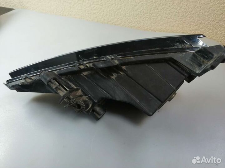 Фара противотуманная левая Skoda Rapid II