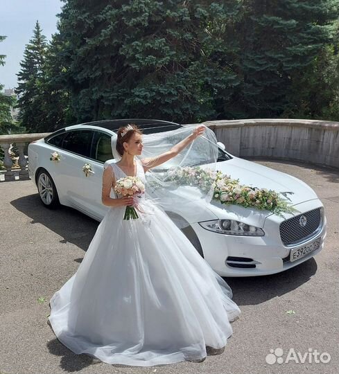 Свадебные украшения на автомобиль