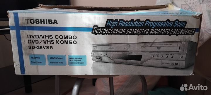 Видеомагнитофон/DVD- проигрыватель Toshiba