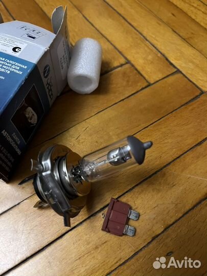 Лампа автомобильная h4