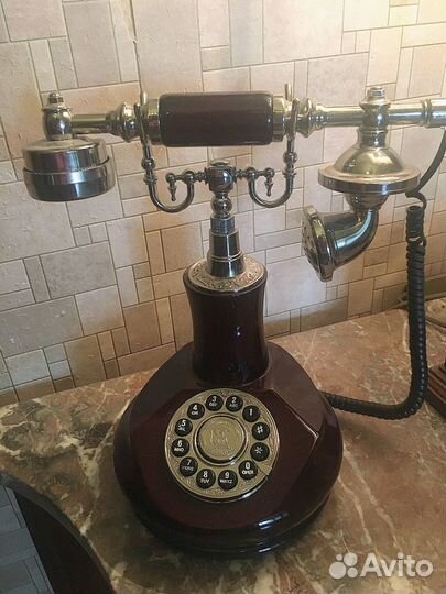 Телефонный аппарат (стиль ретро)